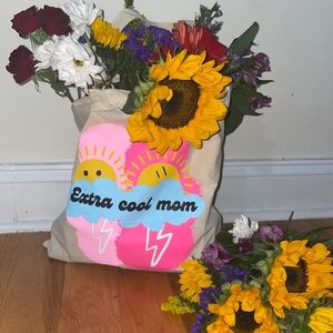 Extra cool mom tote bag